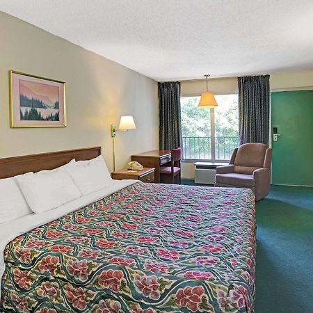 Days Inn By Wyndham Jellico - Tennessee State Line Екстериор снимка