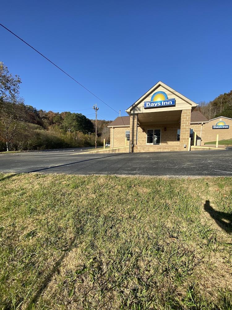 Days Inn By Wyndham Jellico - Tennessee State Line Екстериор снимка