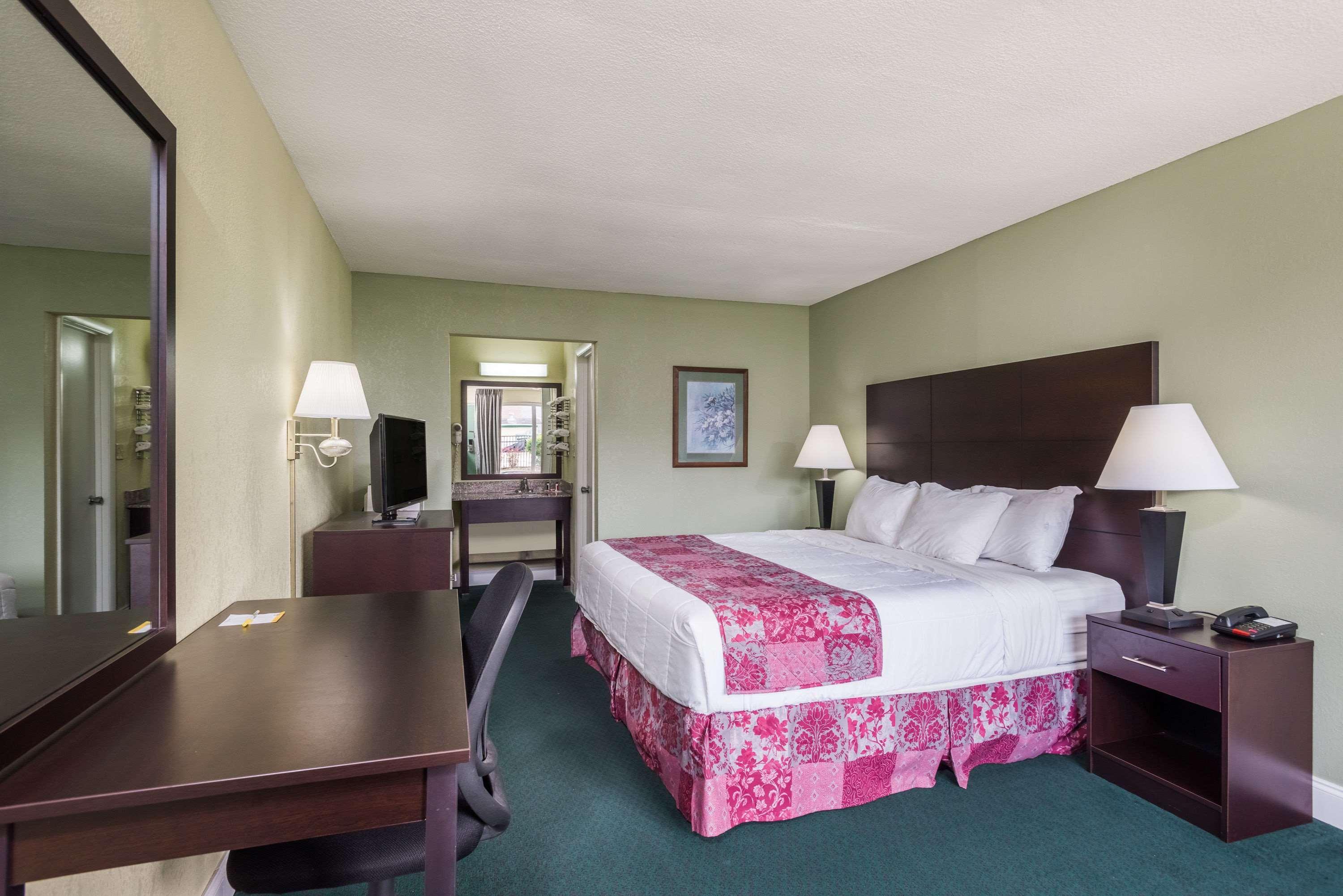 Days Inn By Wyndham Jellico - Tennessee State Line Екстериор снимка