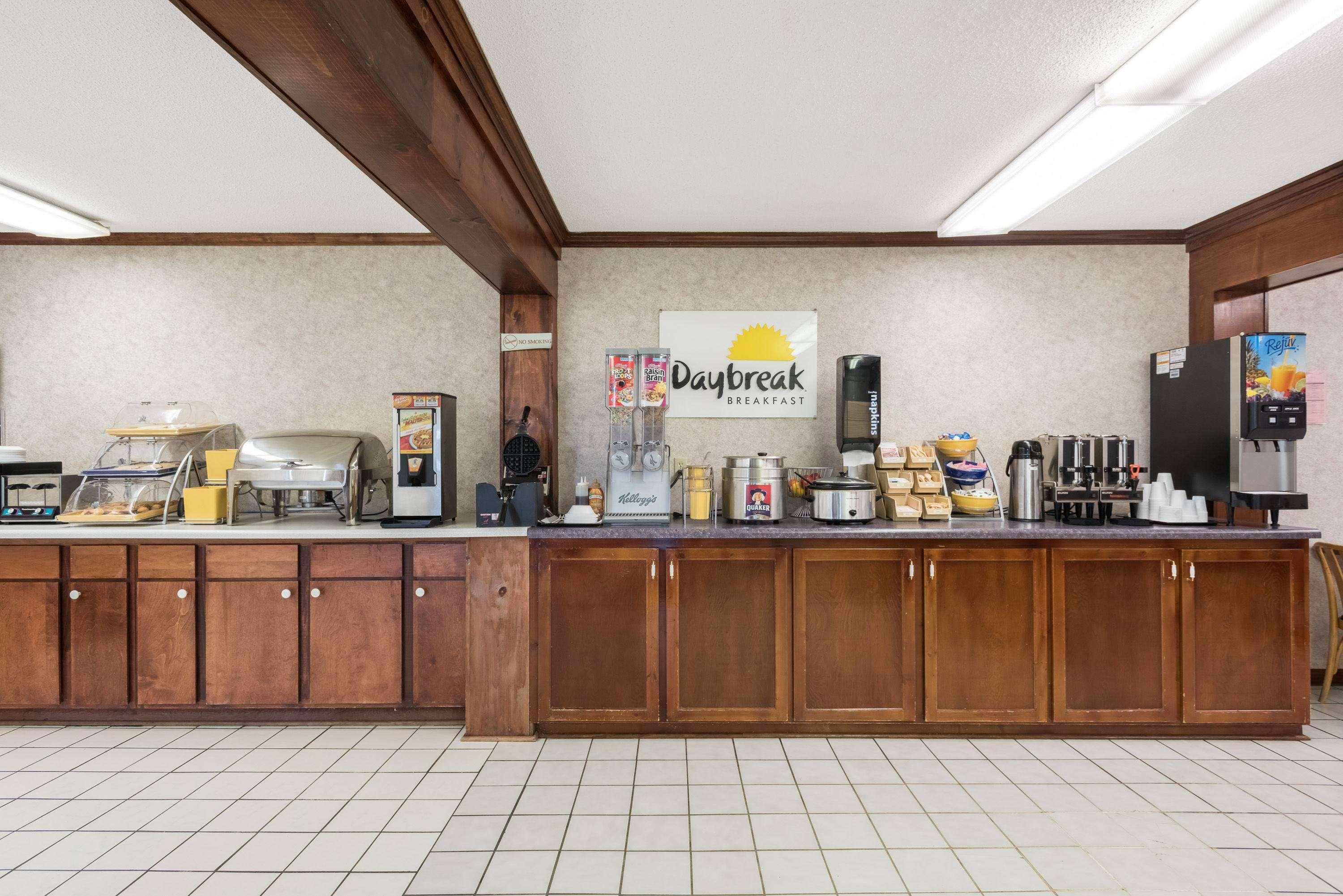 Days Inn By Wyndham Jellico - Tennessee State Line Екстериор снимка