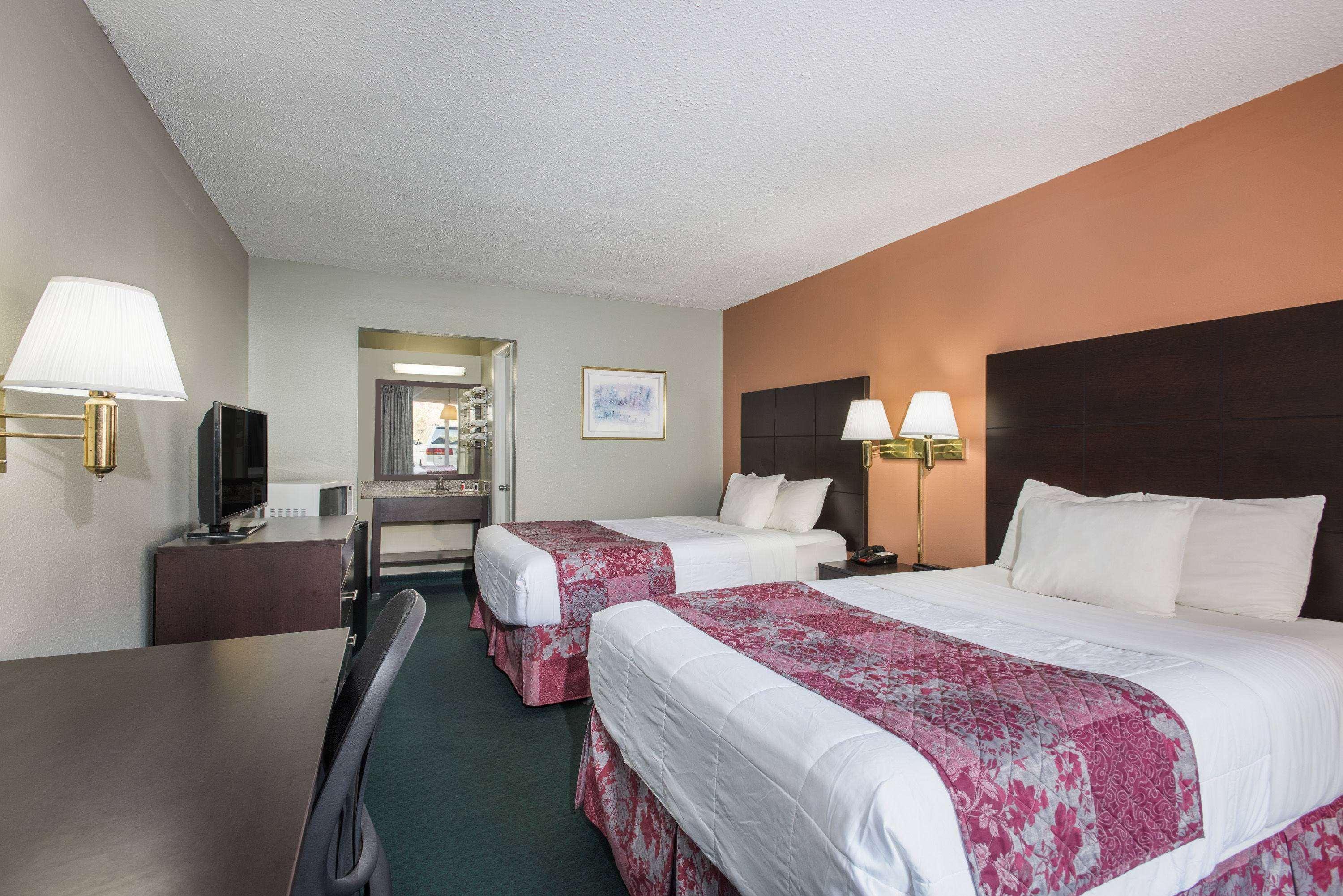 Days Inn By Wyndham Jellico - Tennessee State Line Екстериор снимка