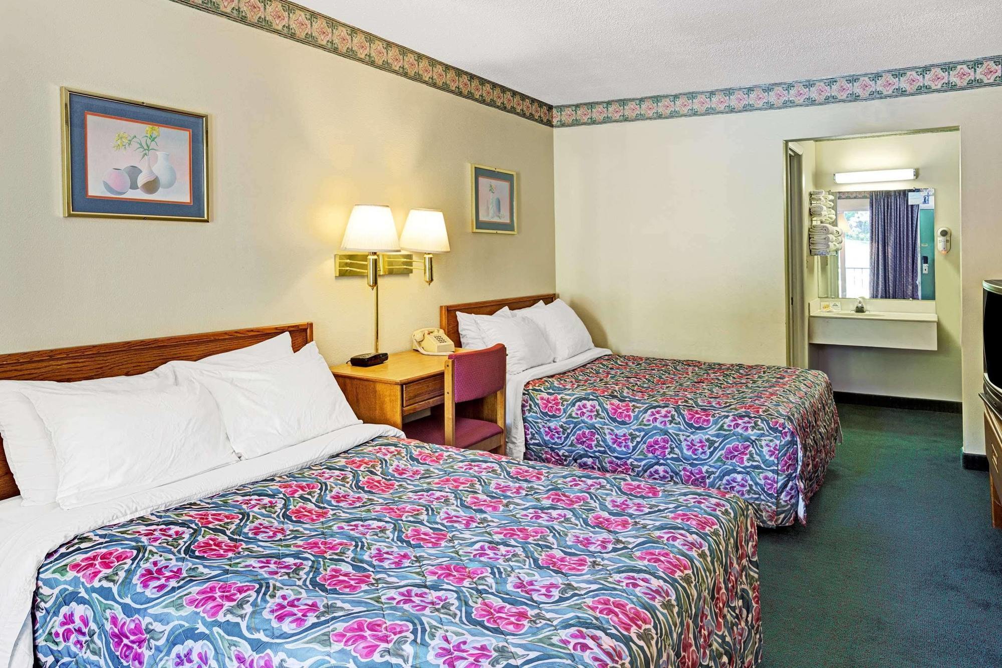 Days Inn By Wyndham Jellico - Tennessee State Line Екстериор снимка