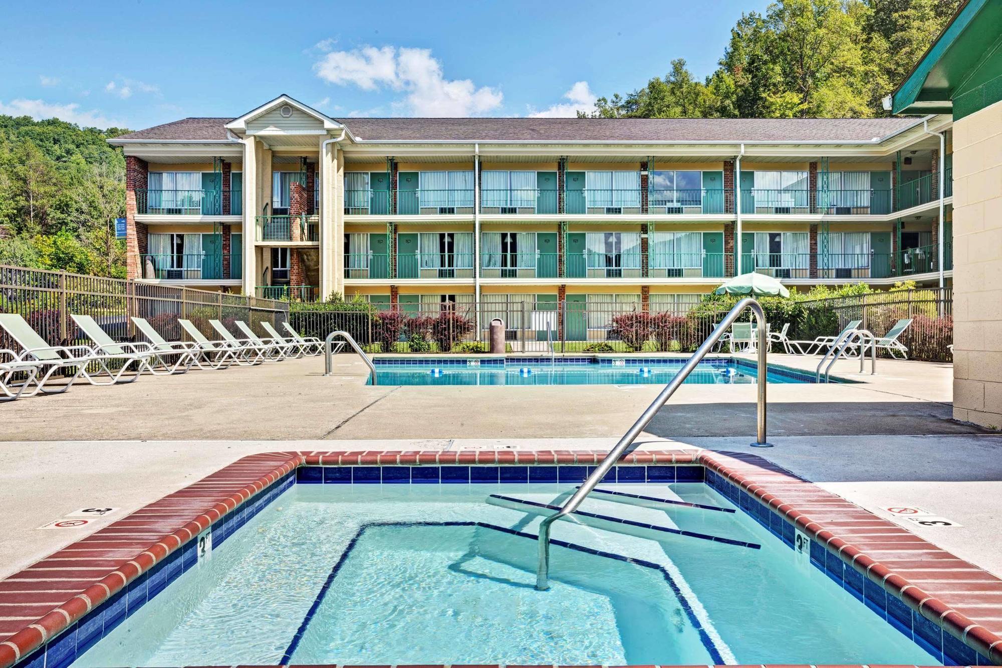 Days Inn By Wyndham Jellico - Tennessee State Line Екстериор снимка